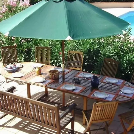 Vaste Maison 23/29 Pers. Piscine Proche Des Plages