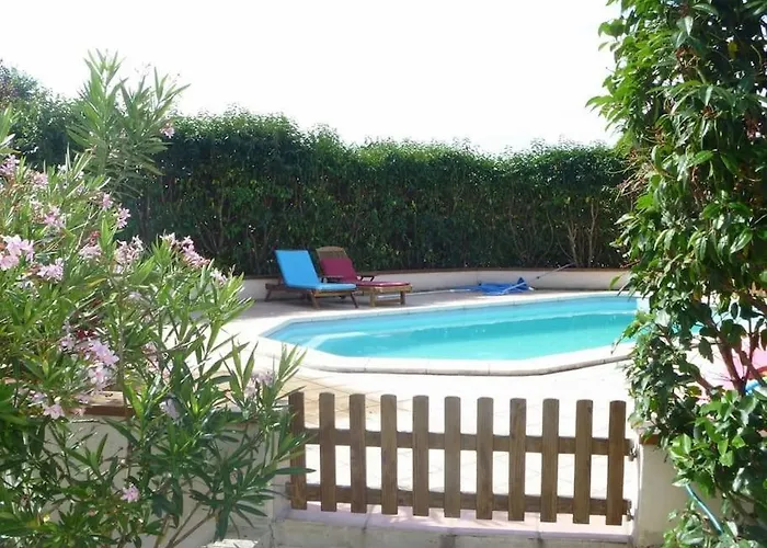 Vaste Maison 23/29 Pers. Piscine Proche Des Plages