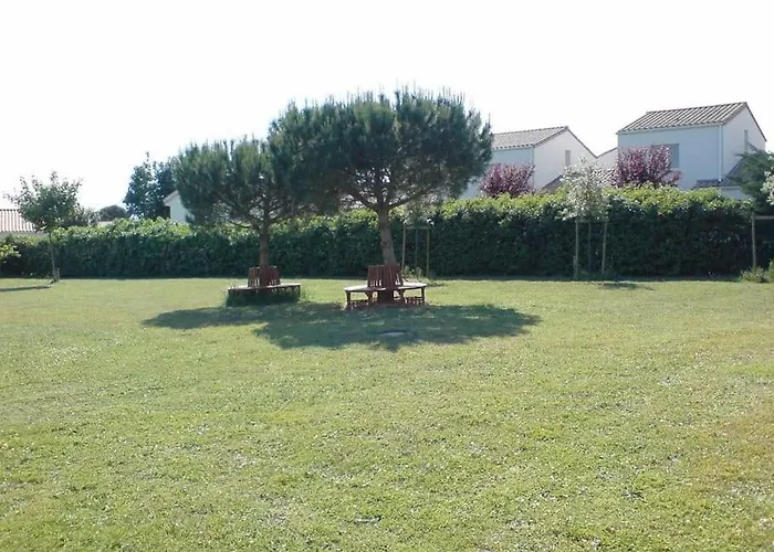 Vaste Maison 23/29 Pers. Piscine Proche Des Plages